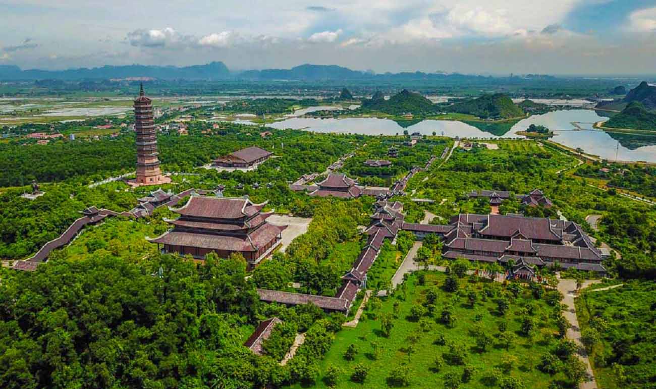 HOA LU – TAM COC (OR TRANG AN) FULL DAY TOUR