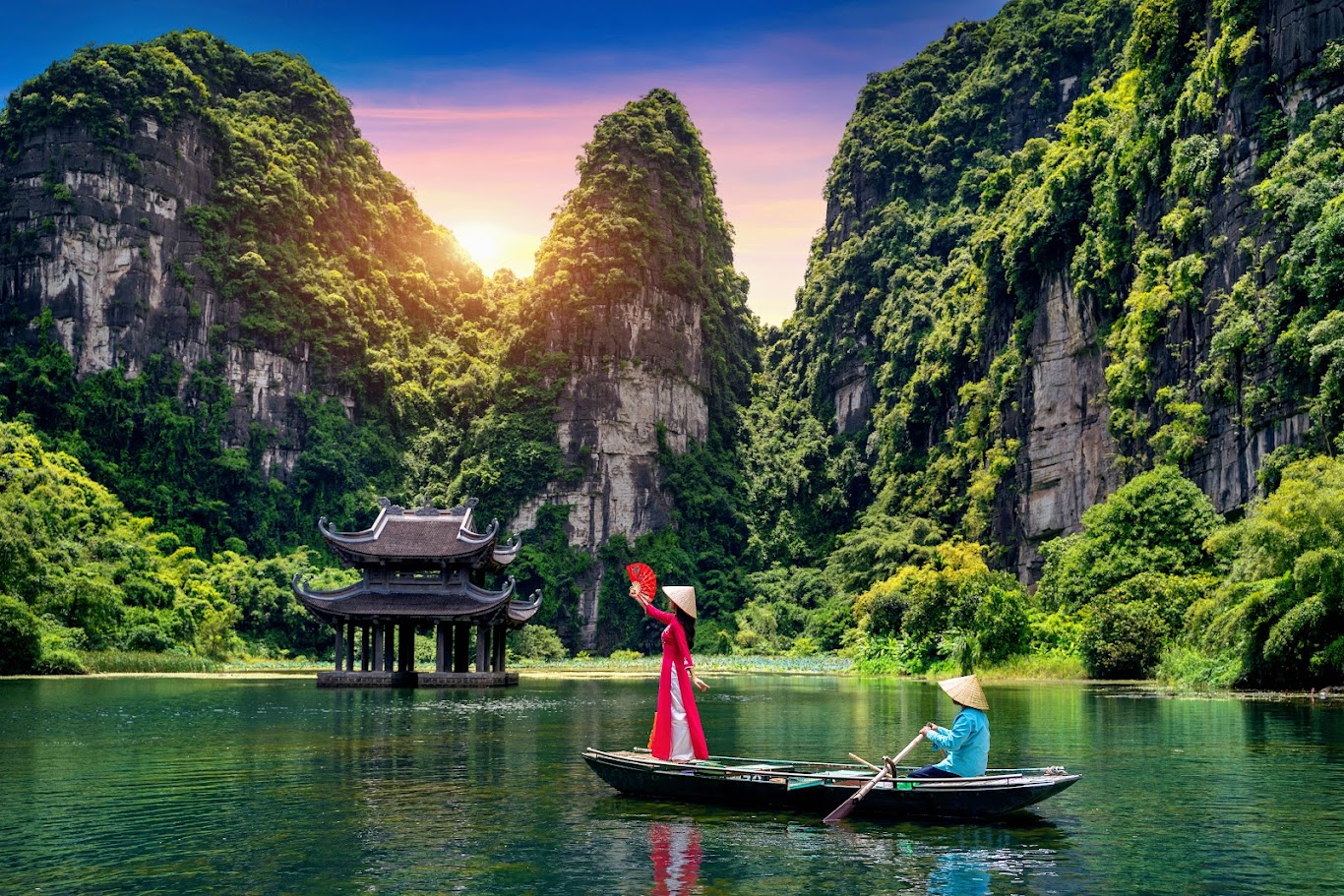 VIETNAM  4 DAYS: HANOI, NINH BINH & HALONG BAY OVERNIGHT CRUISE