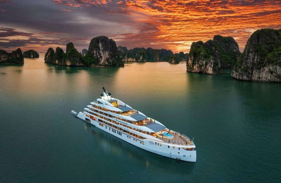 Vietnam travel scene